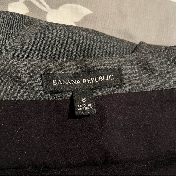 Women’s Gray Banana Republic Skirt (Size 6) - Picture 10 of 11